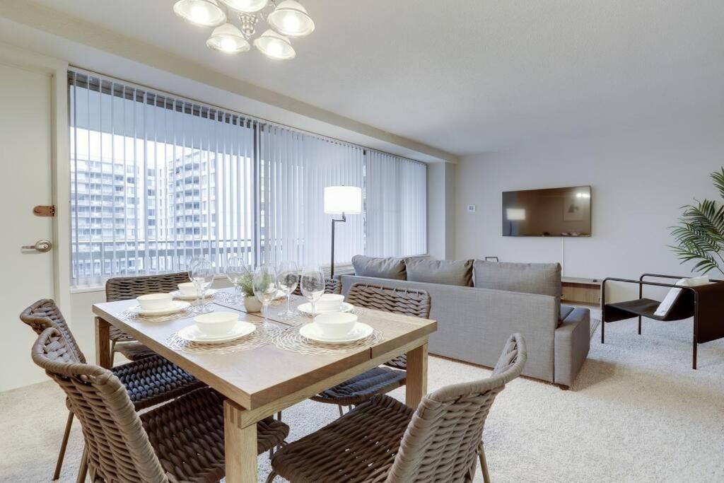 Elegant Apartment W Views At Crystal City Arlington Exterior foto